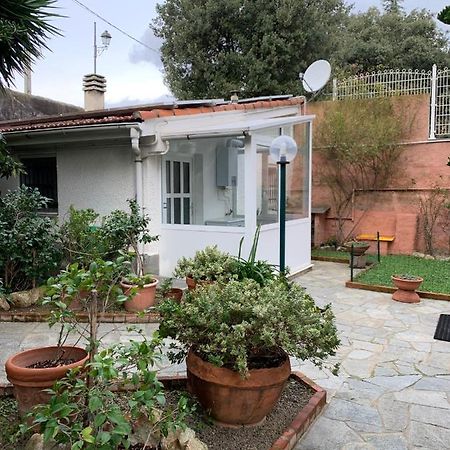Resort Dependance Di Villa Rosa Maria Savona Exterior photo