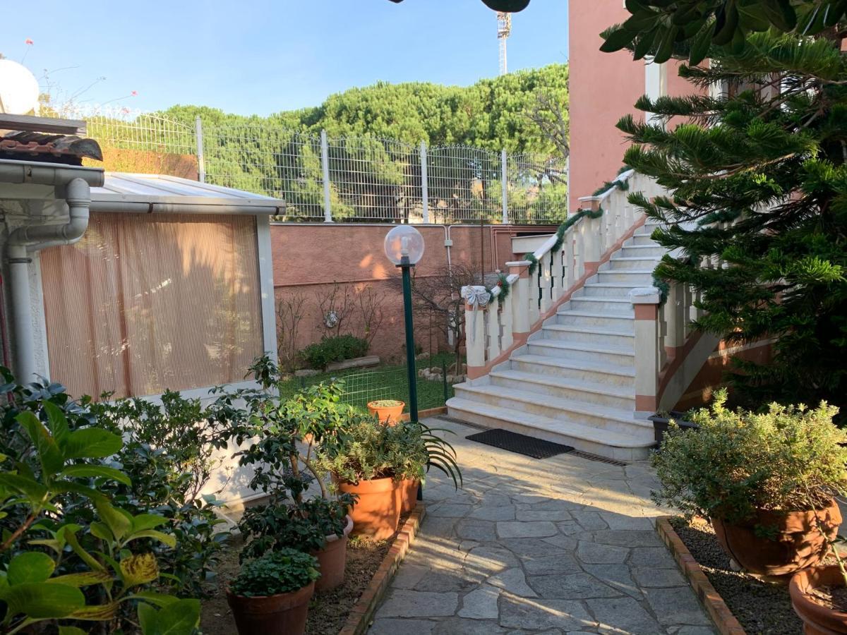 Resort Dependance Di Villa Rosa Maria Savona Exterior photo